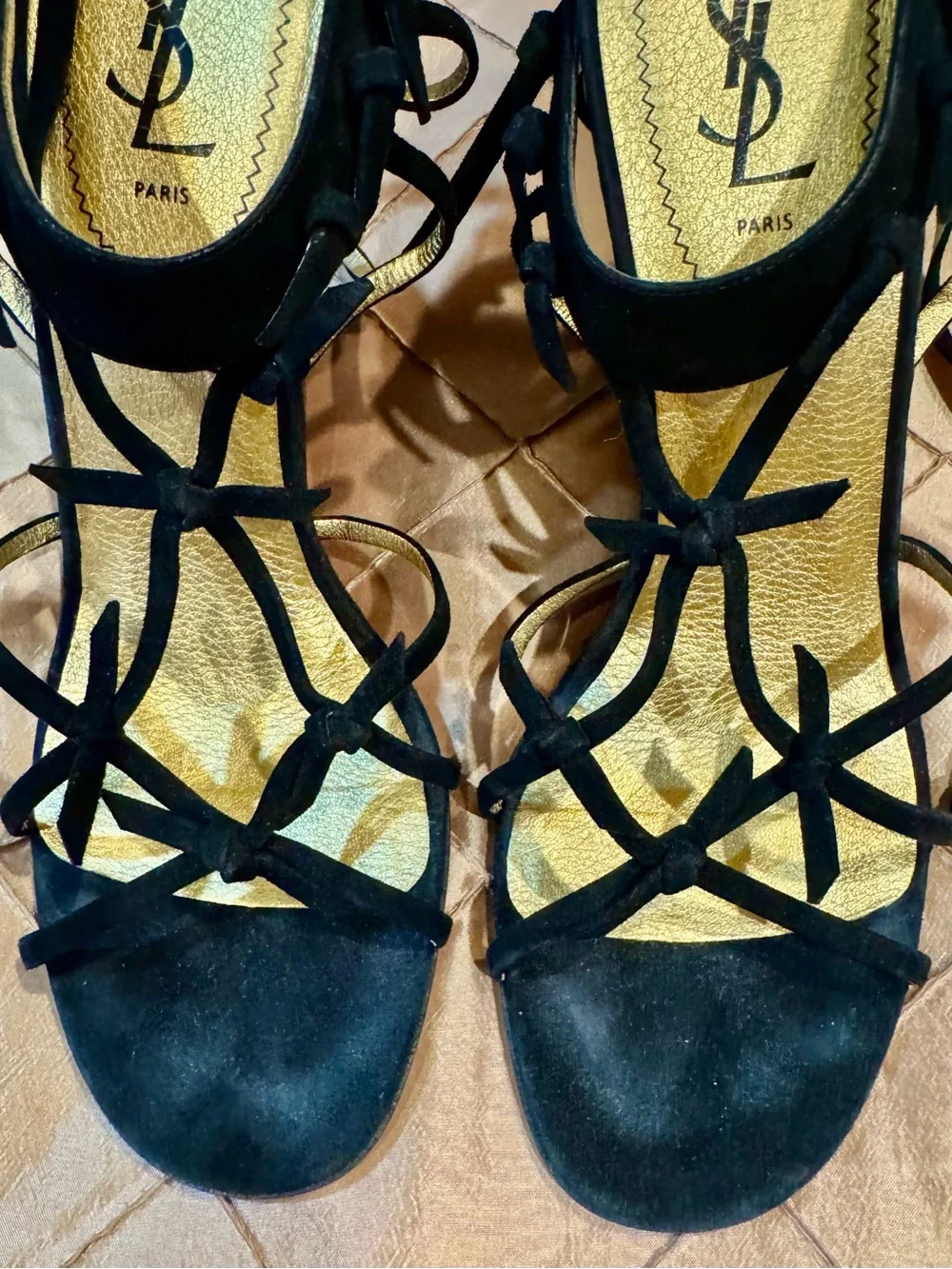 Yves Saint Laurent chic ysl